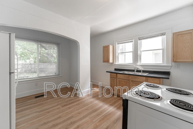 Photo - 1125 N Dearborn St House