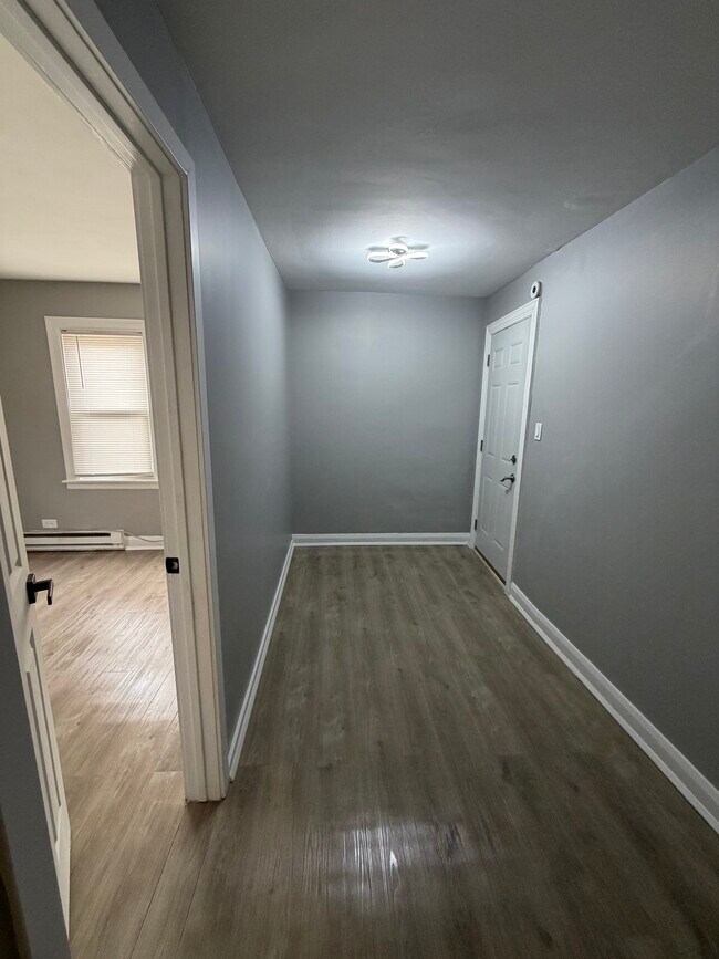 Foto del edificio - 7805 Central Ave