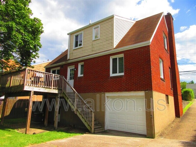 Building Photo - 621 Brierly Ln