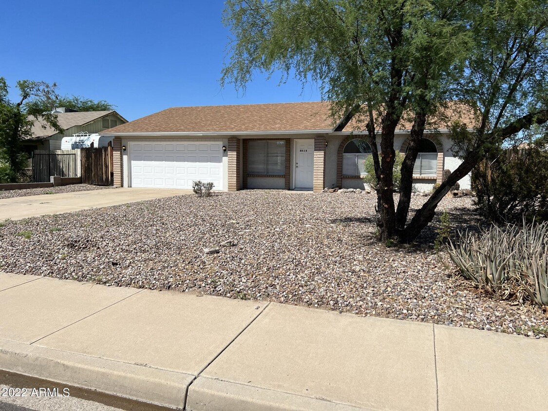 Foto principal - 8814 W Mountain View Rd