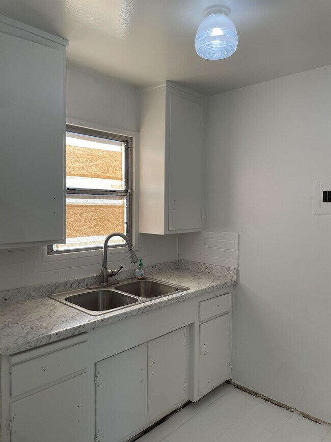 Foto del edificio - 9354 Cedar St