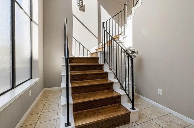 Building Photo - 4413 Koehler St