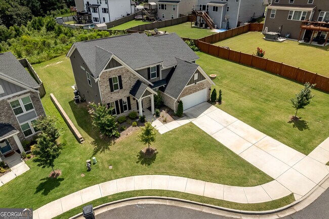 Building Photo - 1645 Hillcrest Dr