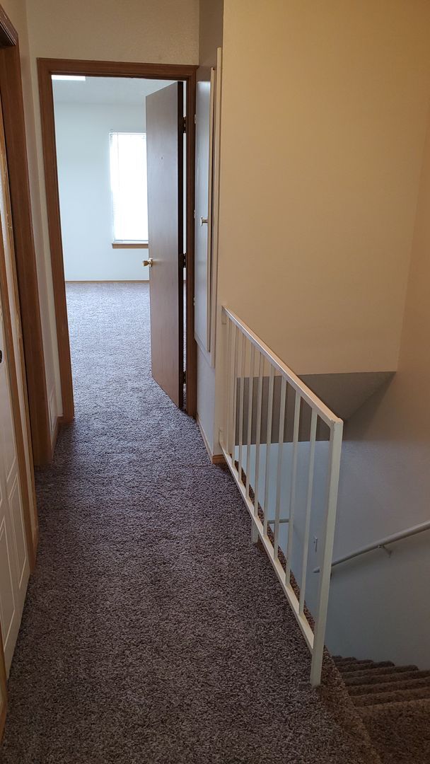 Building Photo - Fantastic 2 bed, 1.5 bath, 1,24 total sq. ...
