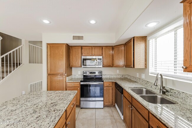 Building Photo - 9721 W Runion Dr