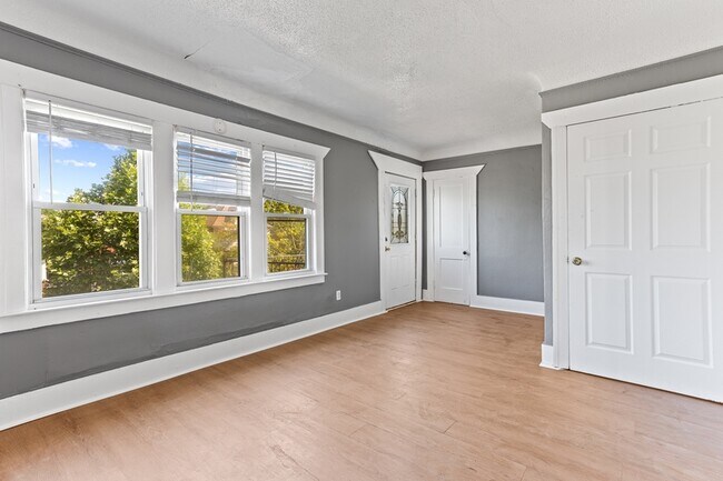 Foto del edificio - 2045 Clements St