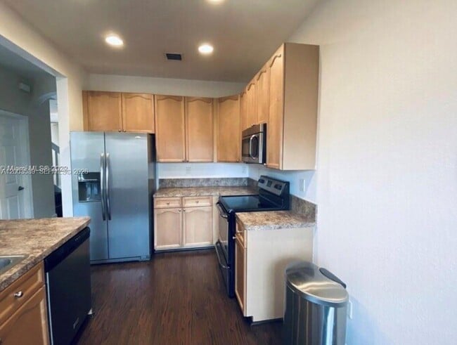 Foto del edificio - 3164 Merrick Terrace