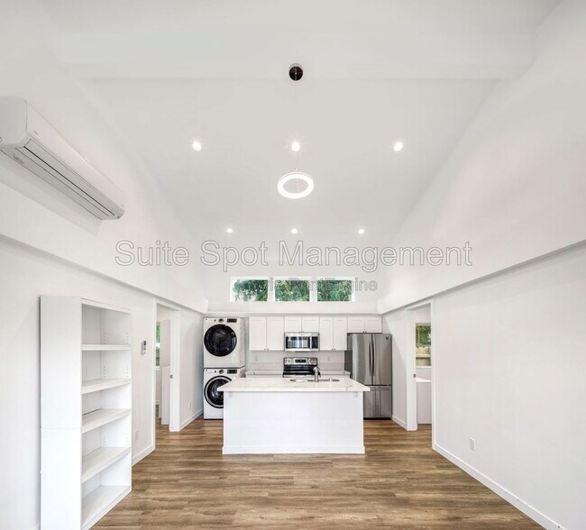 Foto del edificio - 420 N Batavia St