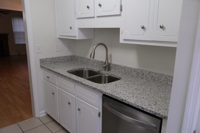 Foto del edificio - 2110 Gary St