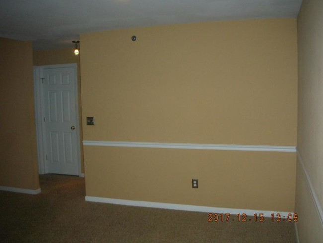 Building Photo - 30936 Paradise Commons