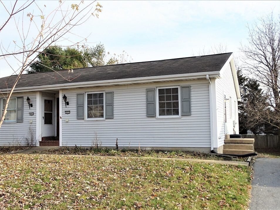 Primary Photo - 627 S Cedar St