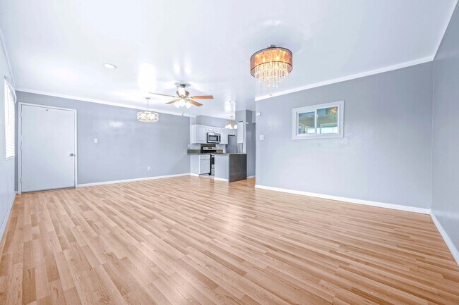 Foto del edificio - 12801 Moorpark St