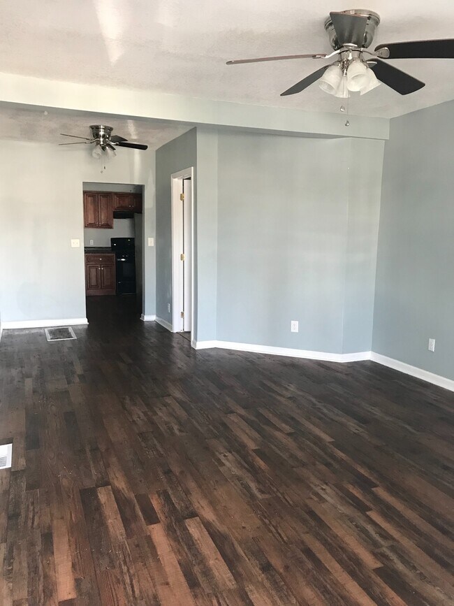 Building Photo - Three Bedroom Home Downtown Corbin, KY