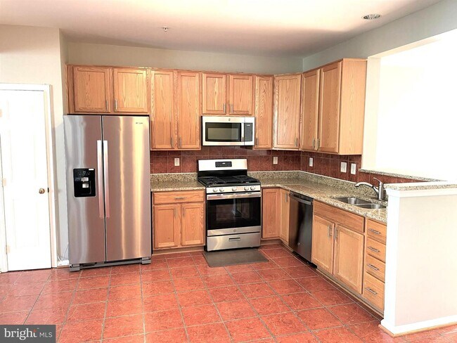 Building Photo - 10708 Begonia Ln