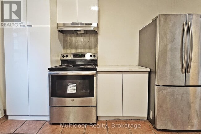 Photo du bâtiment - 260 Glebemount Ave