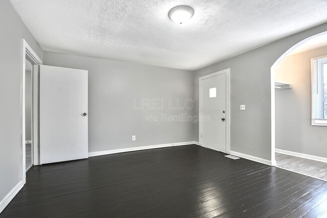 Photo - 119 N 34th St House