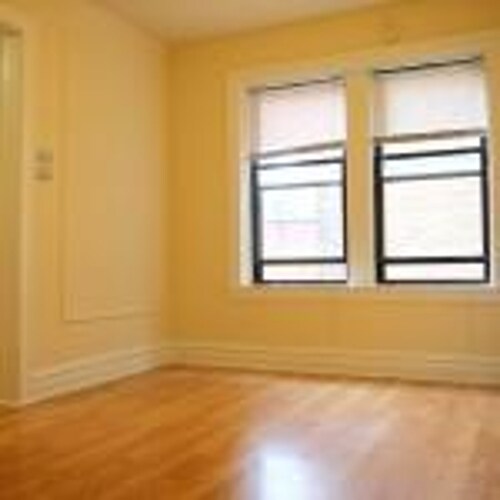 Building Photo - 941 W Agatite Ave