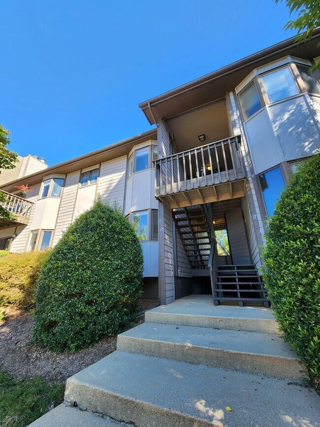 Foto del edificio - Asheville Racquet Club Rental!