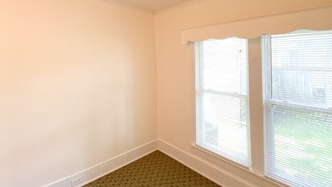 Foto del edificio - 1319 W Madison St