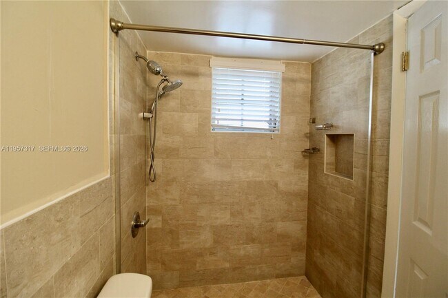 Foto del edificio - 2290 NW N River Dr