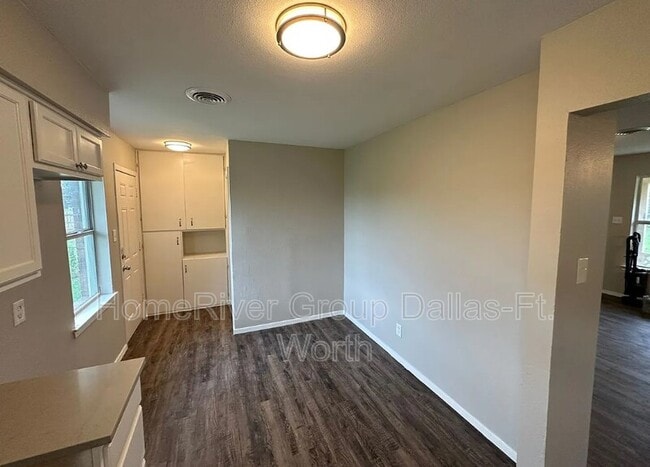 Building Photo - 712 S Riggins St