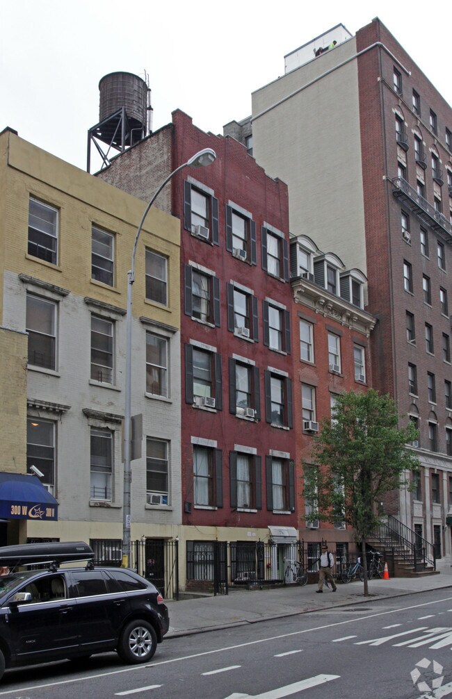 Primary Photo - 304 W 30th St