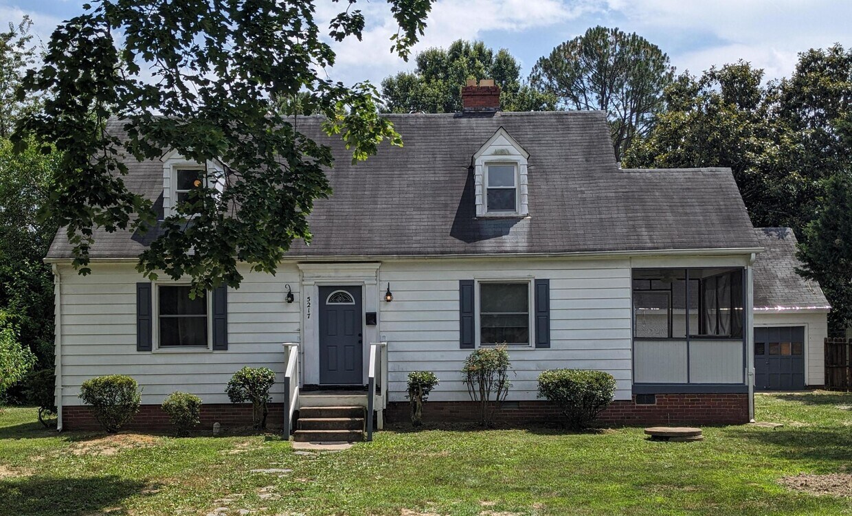 Primary Photo - 5217 Pine Crest Ave