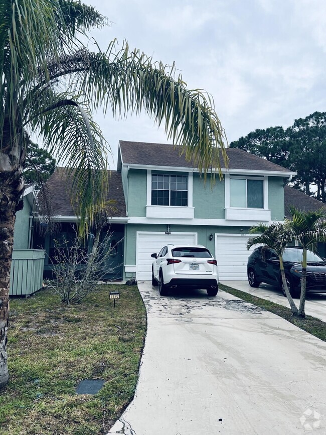 Building Photo - 1792 SE Balmoral Ct