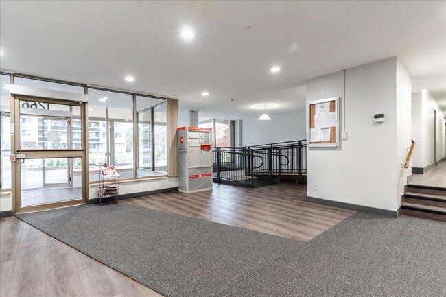 Building Photo - The Heartland Apartments