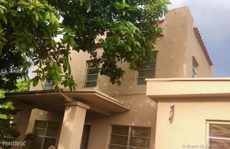 Primary Photo - 3 br, 2 bath Apartment - 853 SW 14 Ave