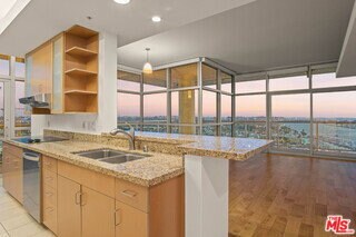Foto del edificio - 13700 Marina Pointe Dr
