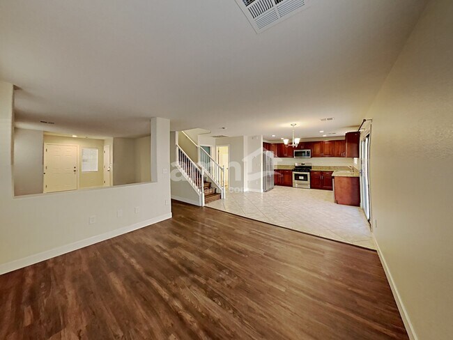 Building Photo - 2408 Cockatiel Dr