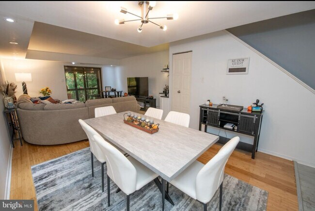 Building Photo - 305 Shawmont Ave