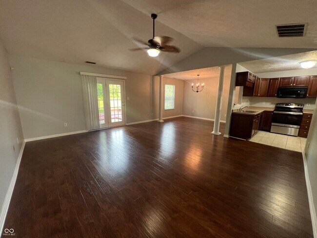 Building Photo - 6735 Lexington Cir