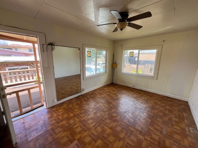 living room - 91-525 Hapalua St