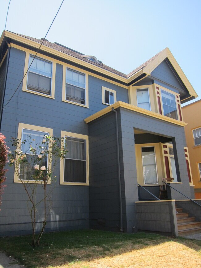 Building Photo - 2124 NW Flanders St