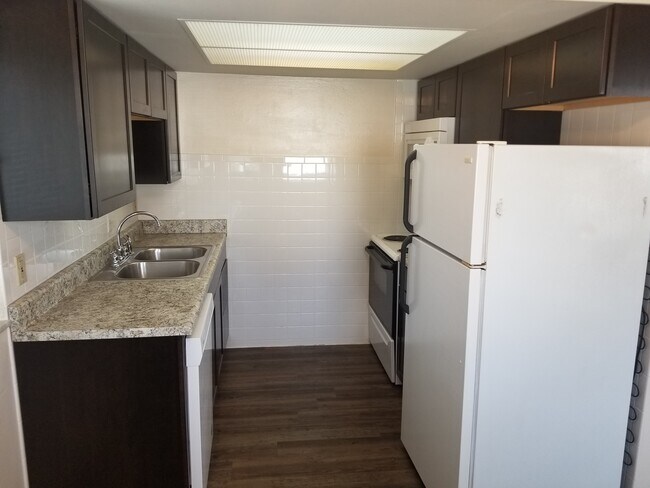 Kitchen - 9530 Hyde Park Dr