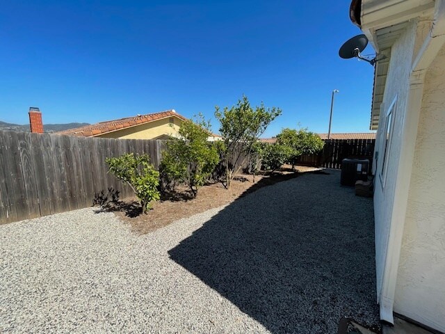 Foto del edificio - 726 Honeydew Ln