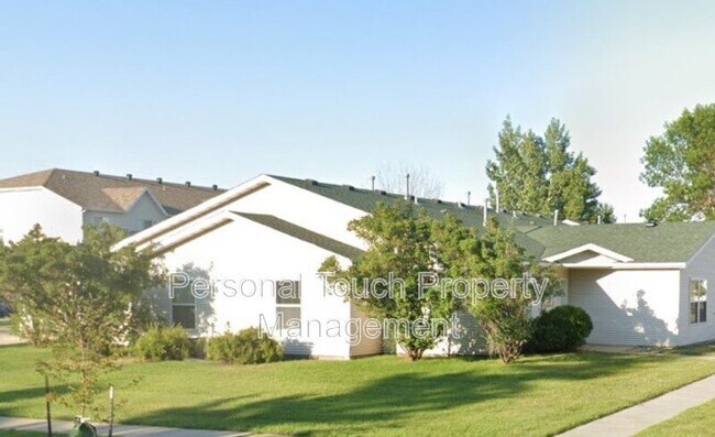 Building Photo - 415 22nd St E