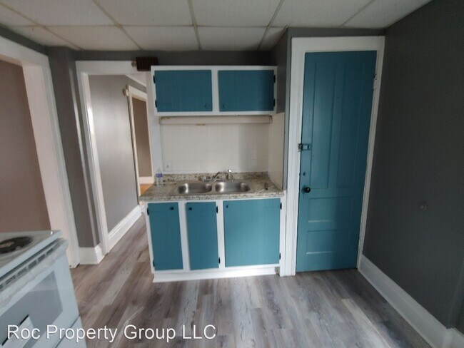 Building Photo - 3 br, 1.5 bath House - 219 Sawyer St