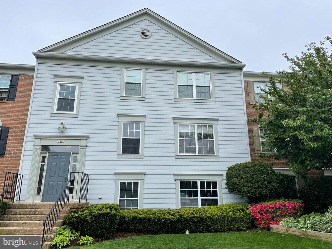 Primary Photo - 9210 Caspian Way