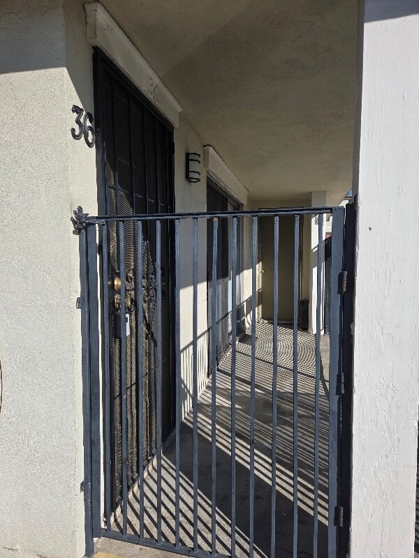 Foto del edificio - 995 N Mollison Ave