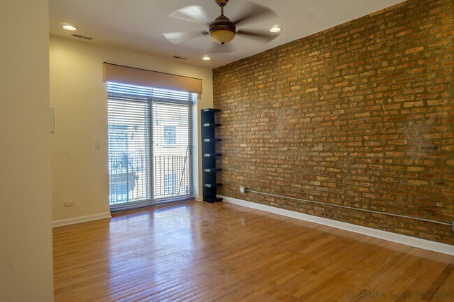 Building Photo - 1643 W Farwell Ave