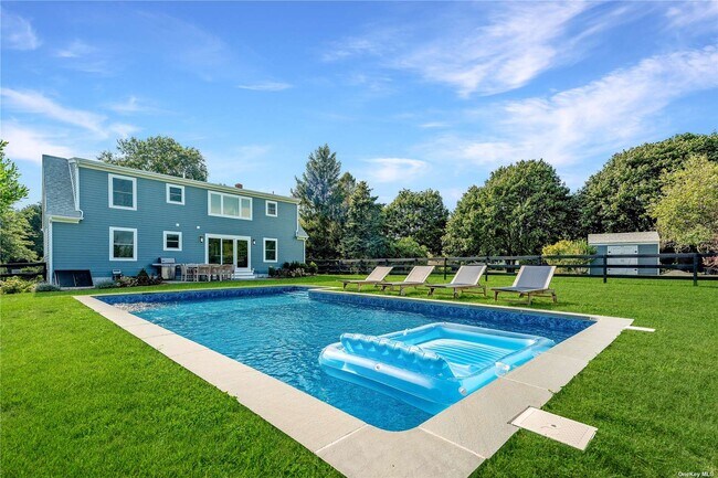 Foto del edificio - 1030 Horseshoe Dr