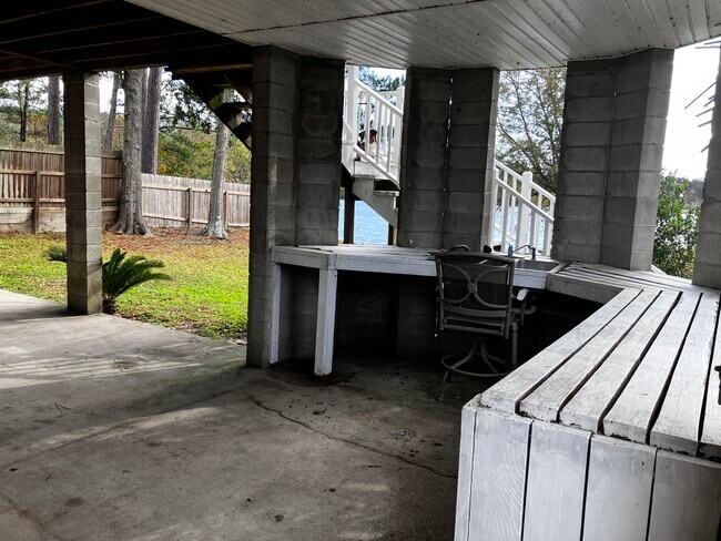 Foto del edificio - 164 Golden Meadow Dr