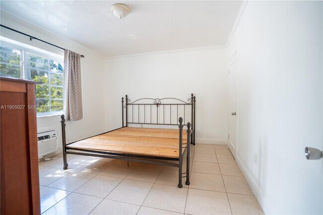 Foto del edificio - 7435 Harding Ave