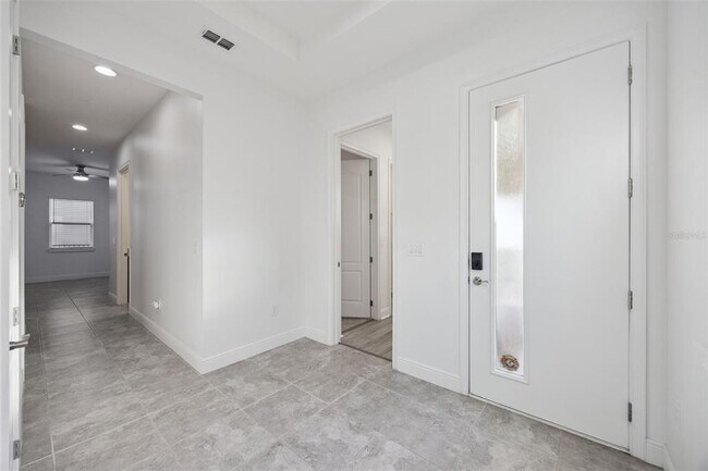 Building Photo - 5013 E Fountainwood Dr