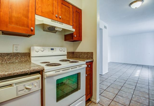 Building Photo - The Onyx