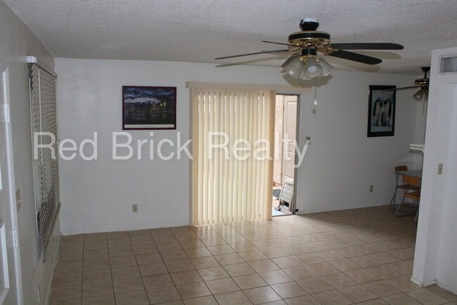 Building Photo - 600 S Dobson Rd
