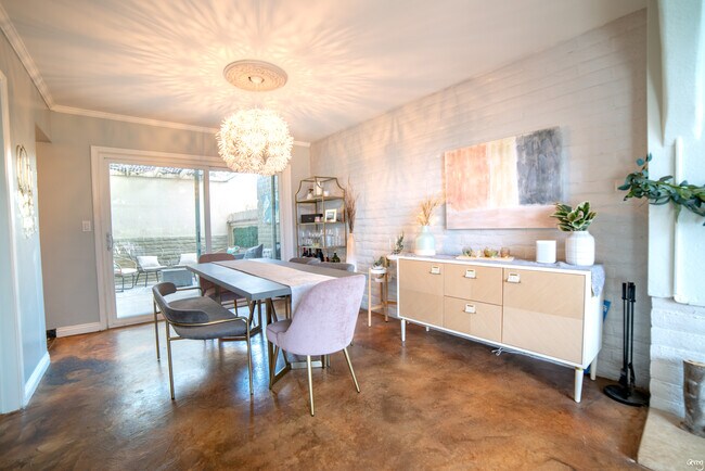 Foto del edificio - 5750 Amaya Dr